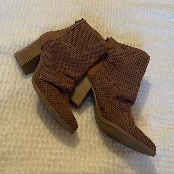 Kaari Blue Shoes - KAARI Blue | Frankie Block Heel Boots | Slouchy Western Ankle Boots | NWOB